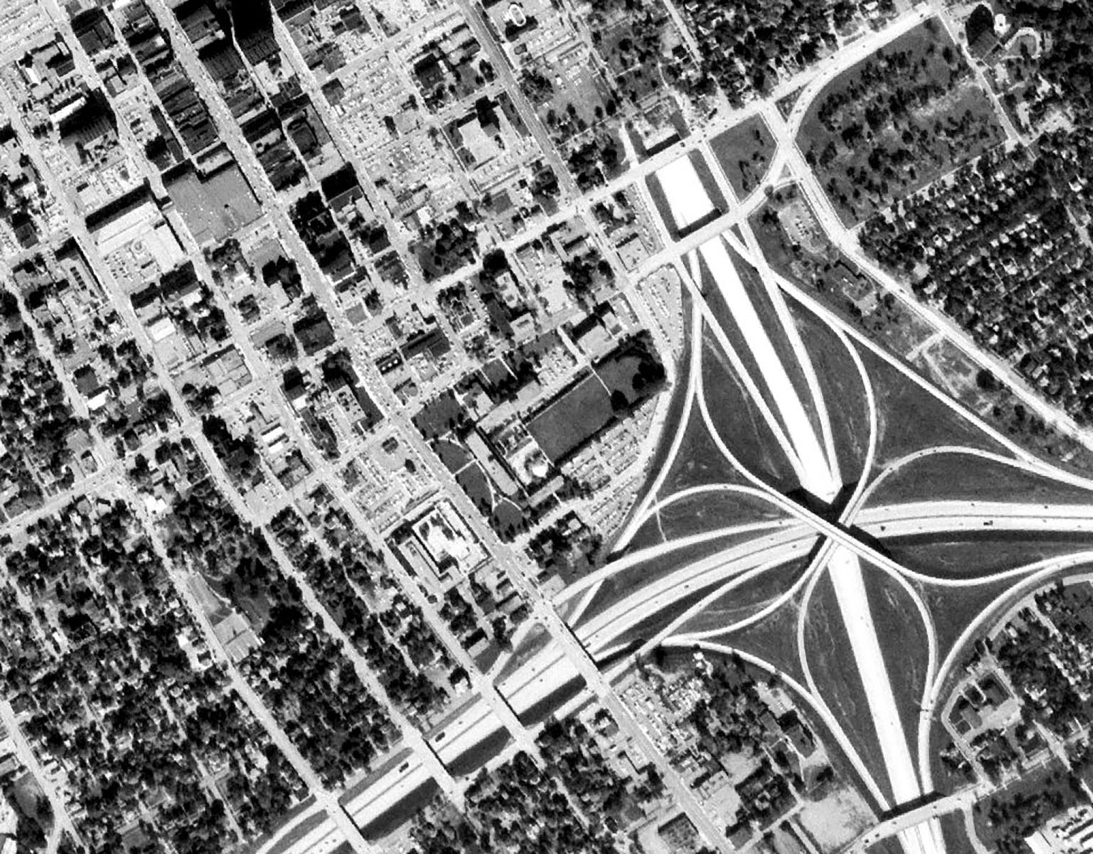 A photo of a freeway interchange in central Flint, 1973.